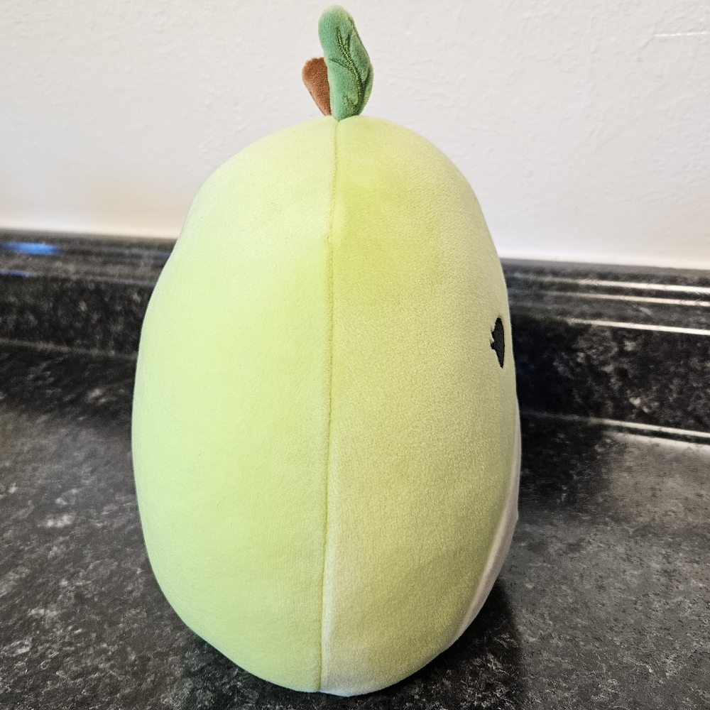 Ashley the green apple 8" squishmallows - Picture 4 of 4